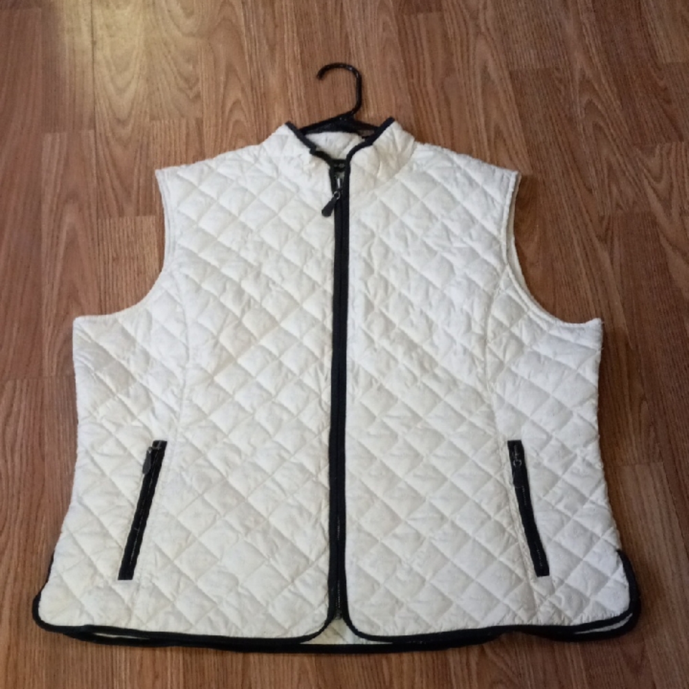 Women's Embroidered And Quilted, Cream and Black Eddie Bauer Vest